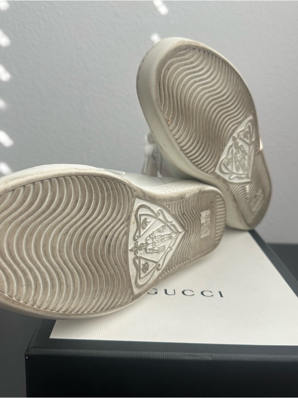 Gucci Ace Perforated Interlocking G Sneakers Size: 37 - Picture 13 of 16